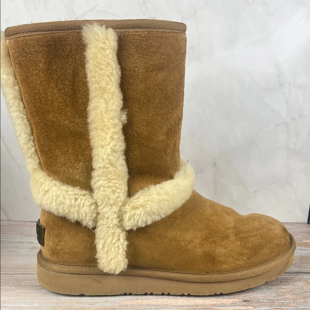 UGG‎ Australia Women’s Size 6 Cozy Tan Shearling Boots
